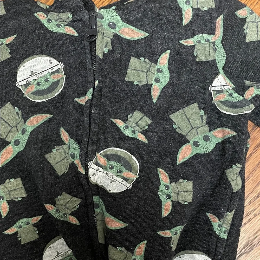Star Wars Black and Green Yoda Kids Zip Up Hoodie size 2T